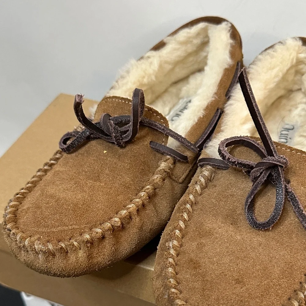 Quince Moccasin sheepskin slipper - Picture 4 of 5